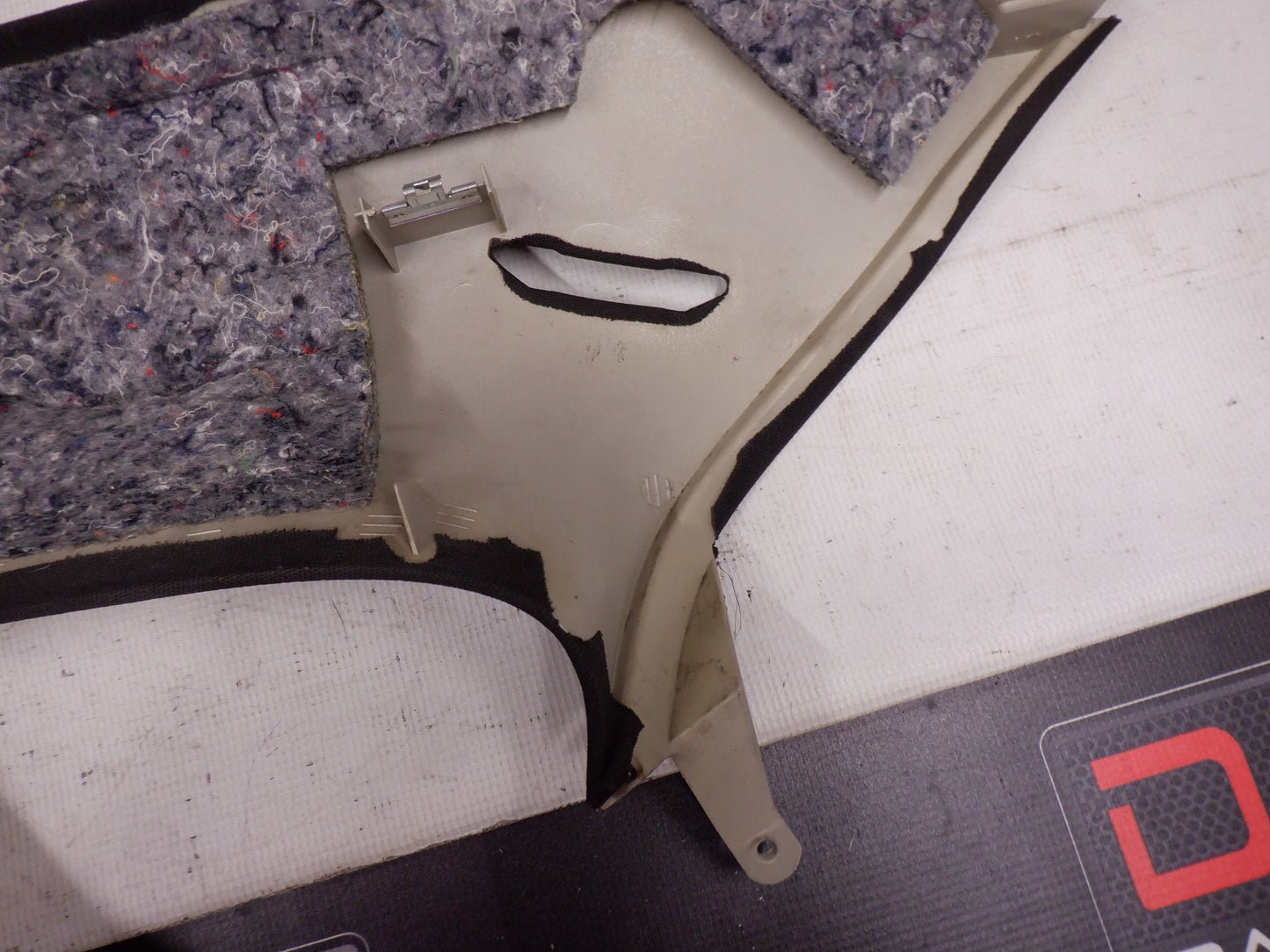 2006 Pontiac GTO LH Drivers Rear Pillar Trim Seat Belt Cover 92089331 OEM - Day's Parts Yard