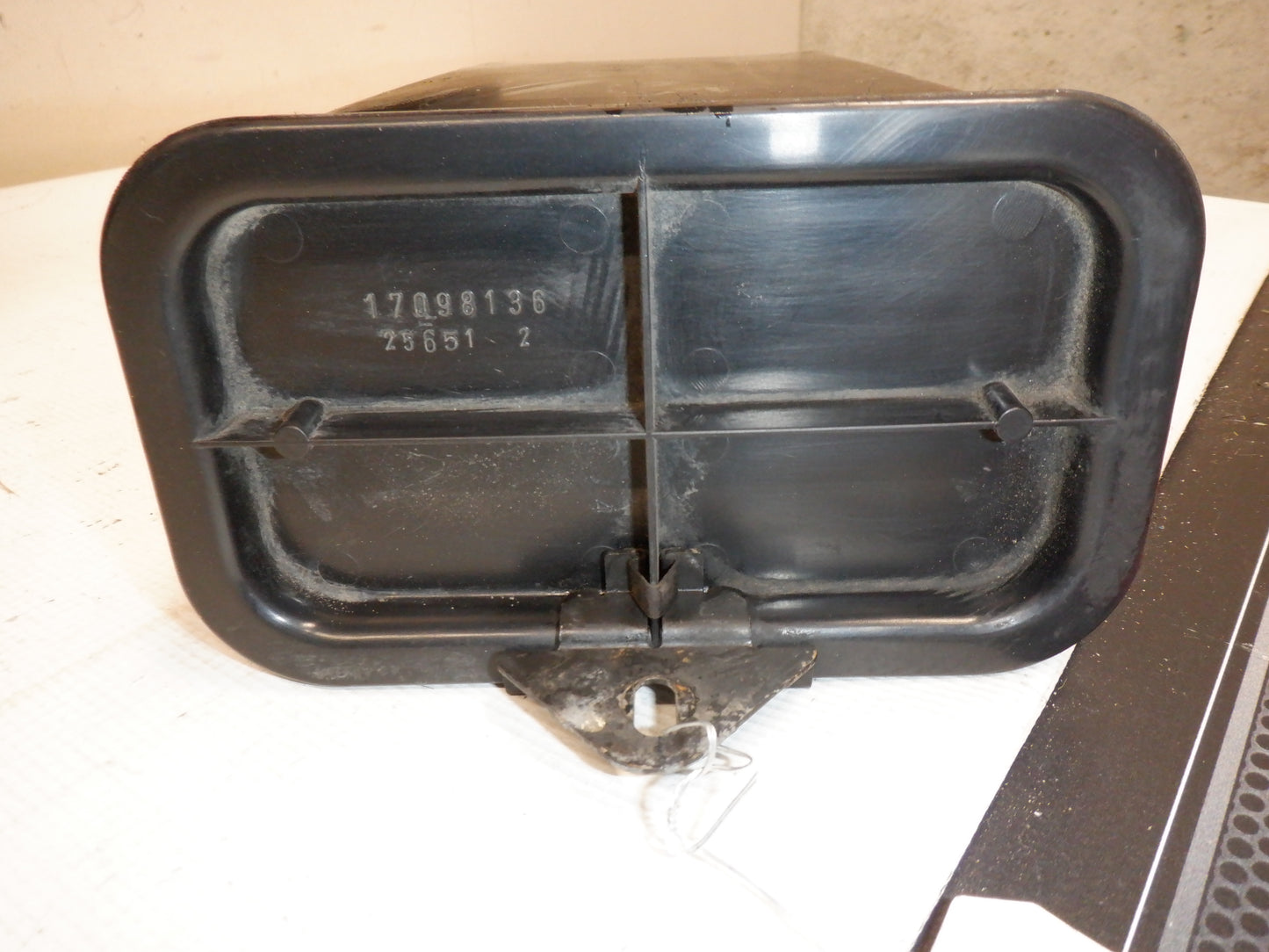 2006 Pontiac GTO Evaporator Canister 17098136 OEM - Day's Parts Yard