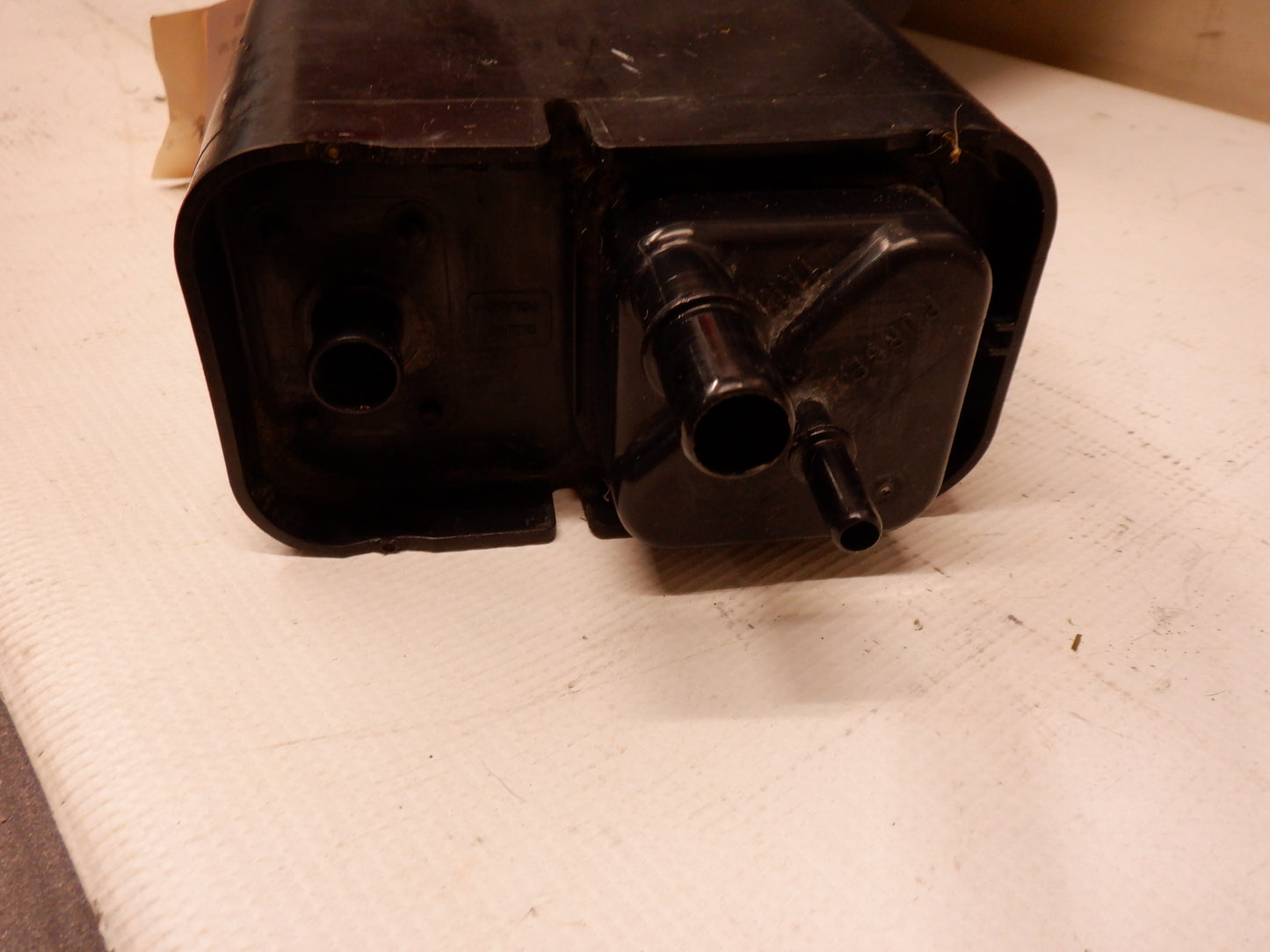 2006 Pontiac GTO Evaporator Canister 17098136 OEM - Day's Parts Yard
