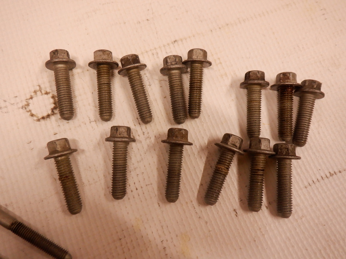 2010 Chevy Camaro SS Engine Oil Pan Bolts OEM LS1 LS2 LS3 LS6 5.7 6.0 6.2 - Day's Parts Yard