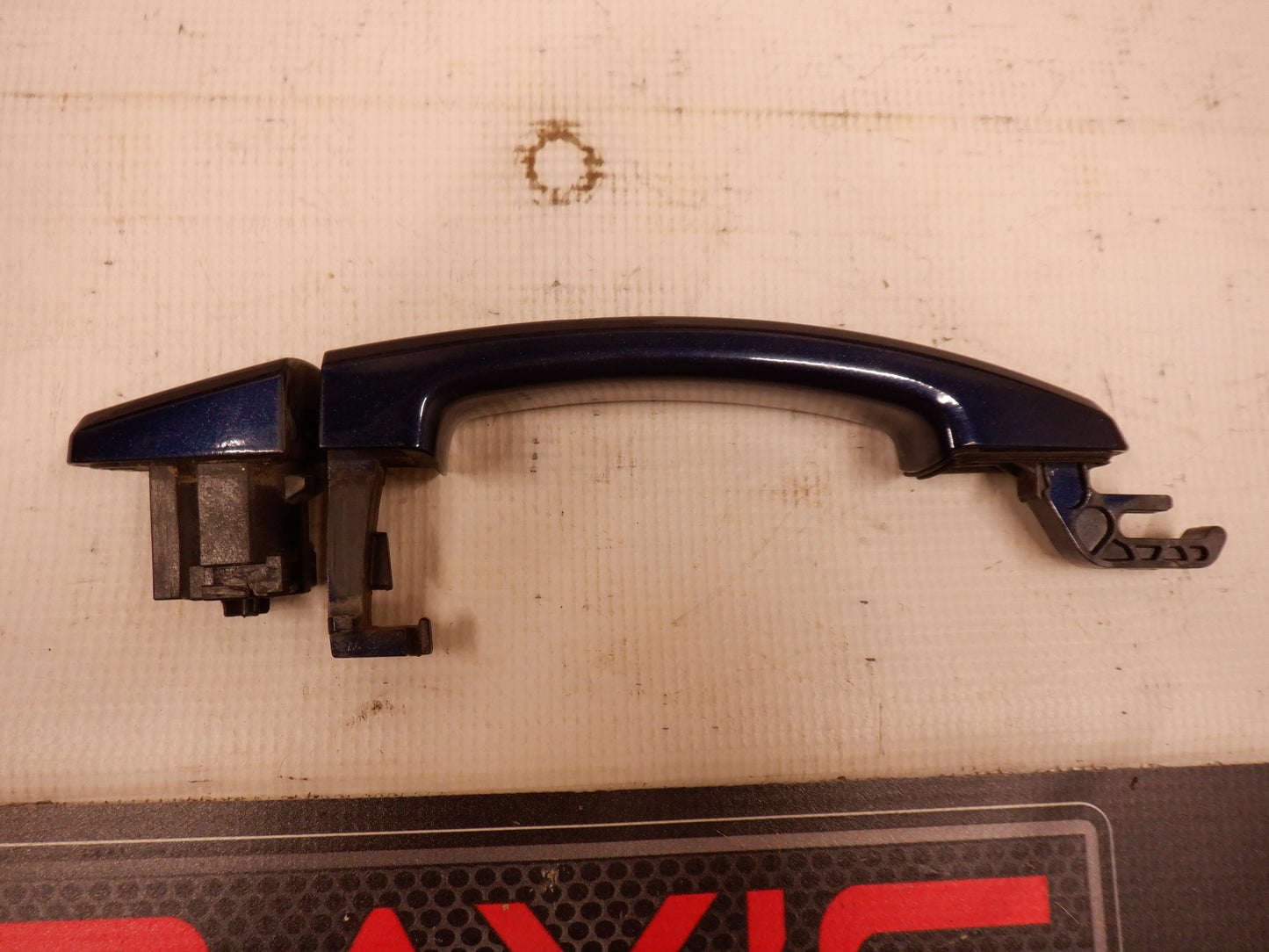 2011 Chevy Camaro SS RH Exterior Door Handle OEM - Day's Parts Yard