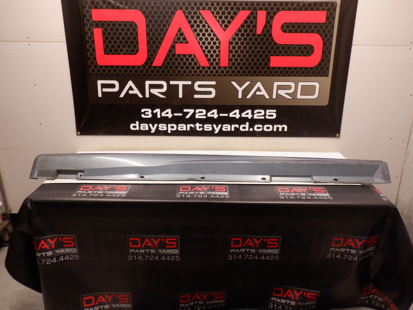 2006 Pontiac GTO LH Rocker Panel Molding Trim 92059937 92078057 OEM - Day's Parts Yard