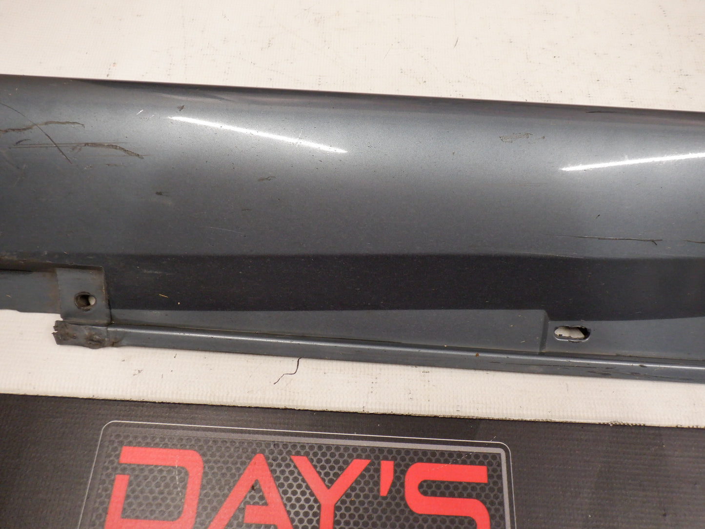 2006 Pontiac GTO LH Rocker Panel Molding Trim 92059937 92078057 OEM - Day's Parts Yard