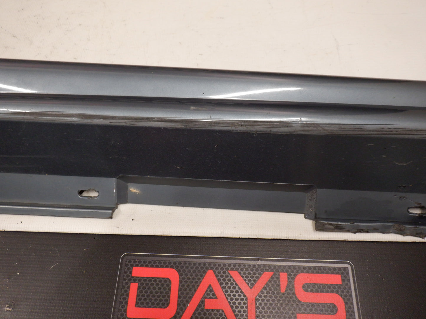 2006 Pontiac GTO LH Rocker Panel Molding Trim 92059937 92078057 OEM - Day's Parts Yard