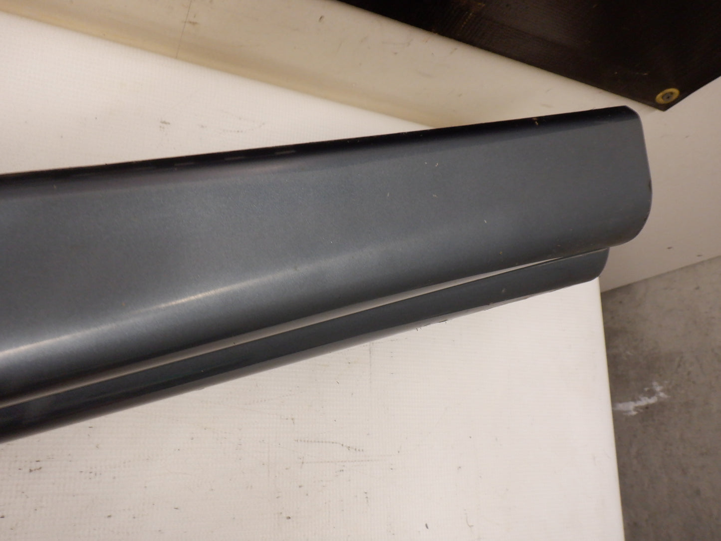 2006 Pontiac GTO LH Rocker Panel Molding Trim 92059937 92078057 OEM - Day's Parts Yard