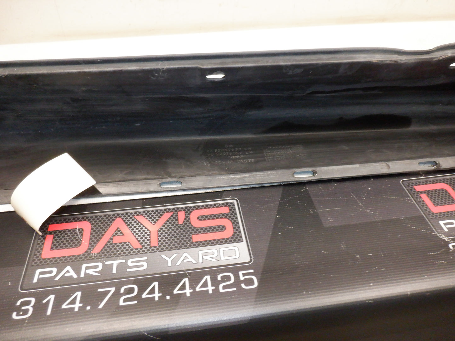 2006 Pontiac GTO LH Rocker Panel Molding Trim 92059937 92078057 OEM - Day's Parts Yard