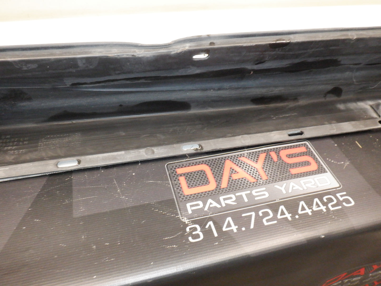 2006 Pontiac GTO LH Rocker Panel Molding Trim 92059937 92078057 OEM - Day's Parts Yard