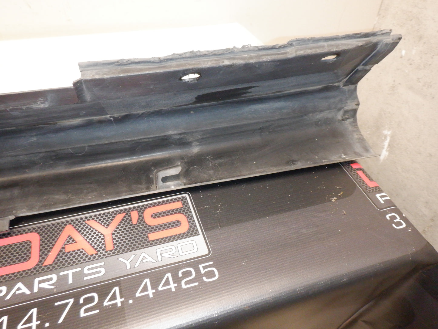 2006 Pontiac GTO LH Rocker Panel Molding Trim 92059937 92078057 OEM - Day's Parts Yard