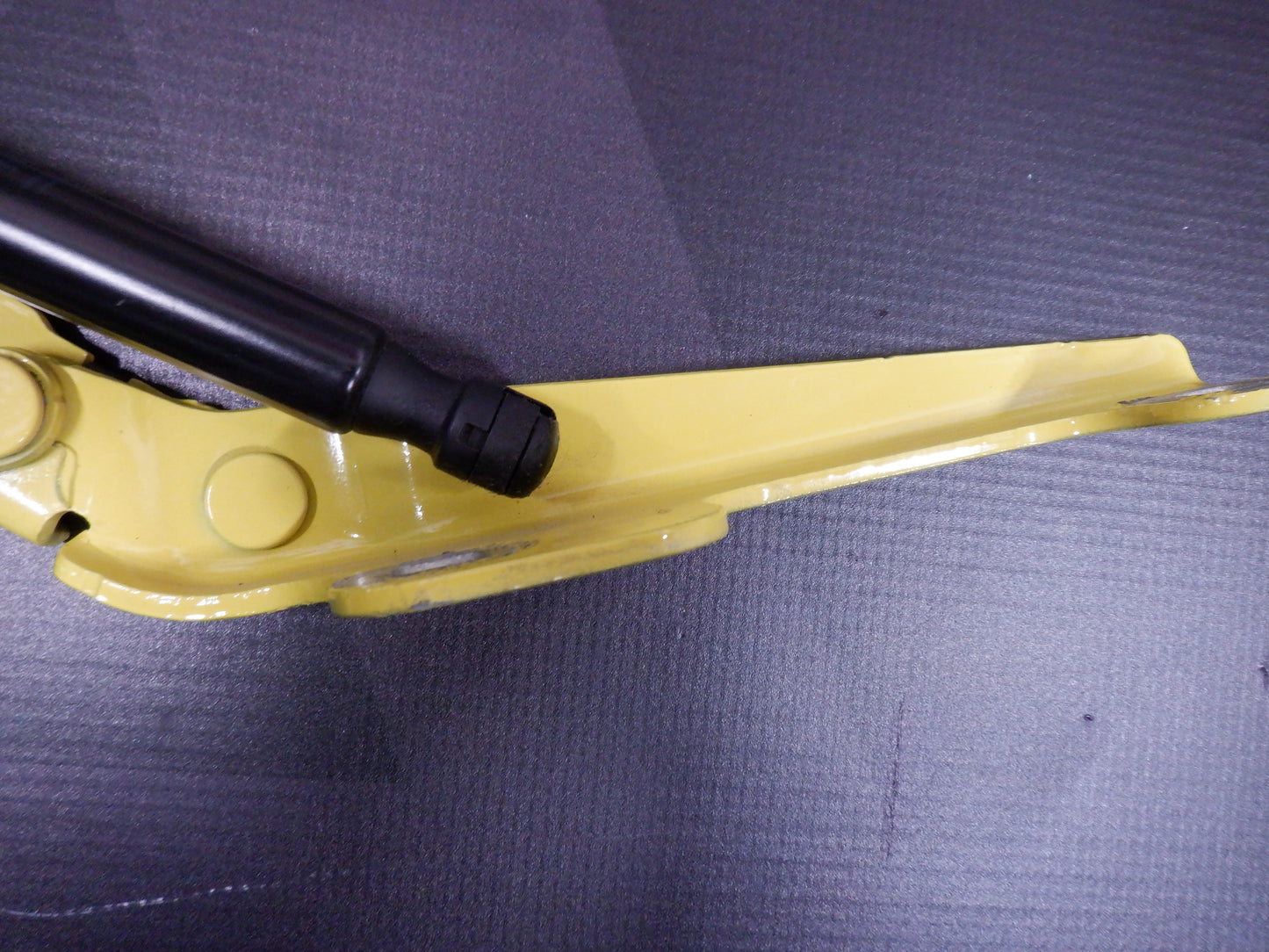 2014 Chevy Camaro Convertible Trunk Hinge RH OEM - Day's Parts Yard