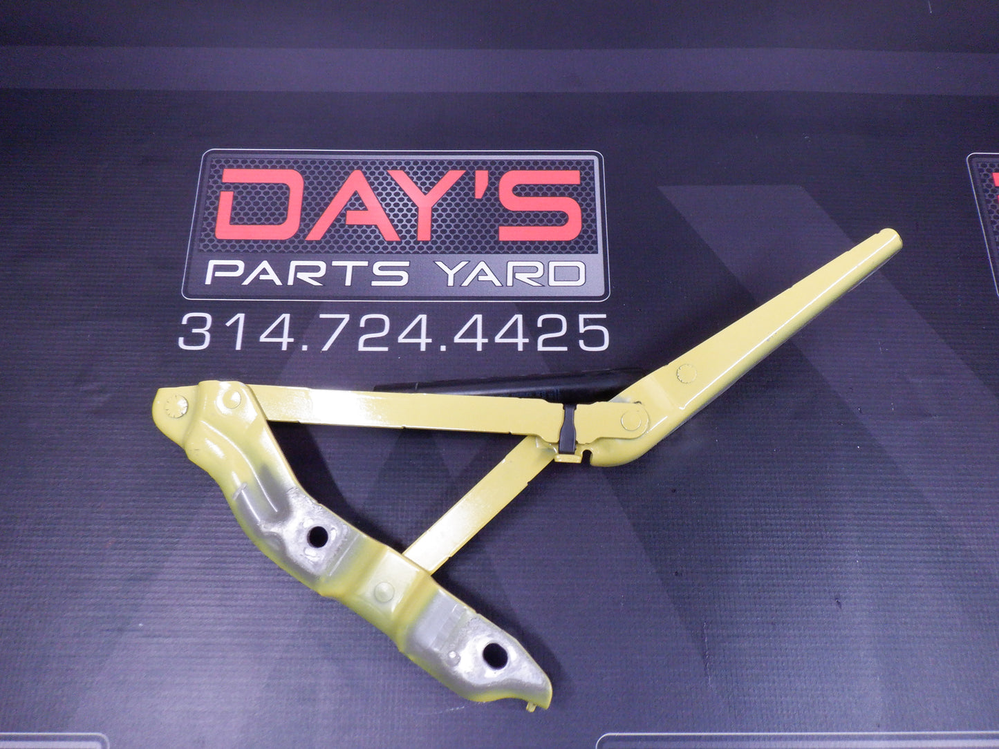2014 Chevy Camaro Convertible Trunk Hinge LH OEM... - Day's Parts Yard