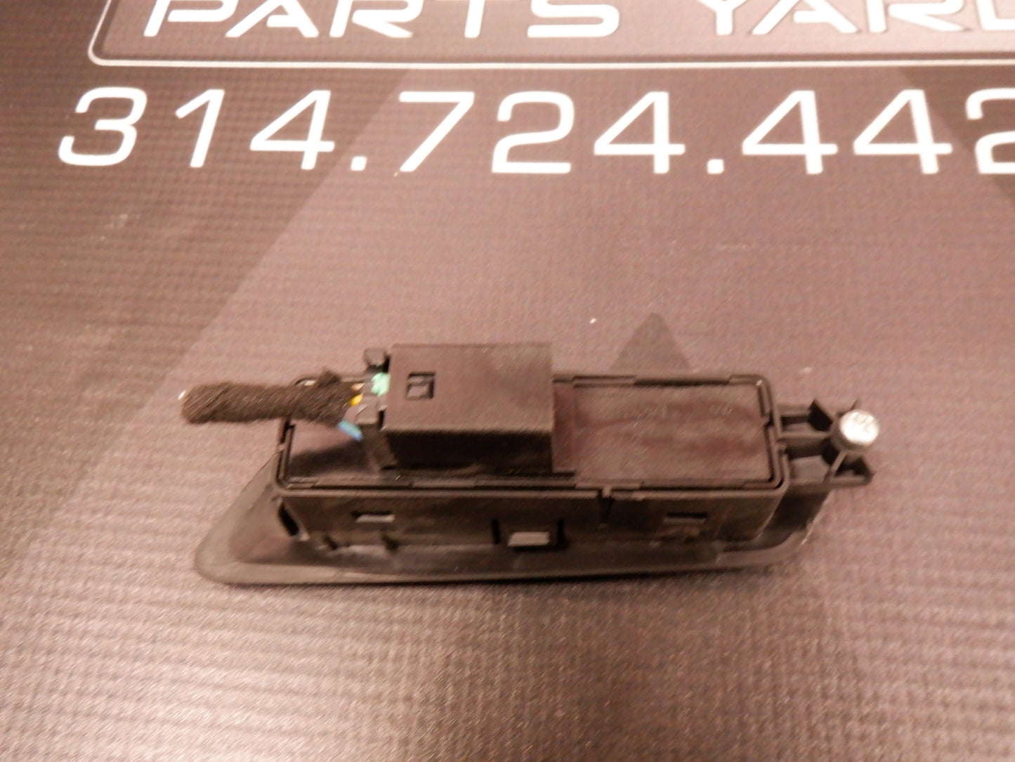 2017 Camaro Door Panel Memory Switch Control Button LH L0247456AB OEM - Day's Parts Yard