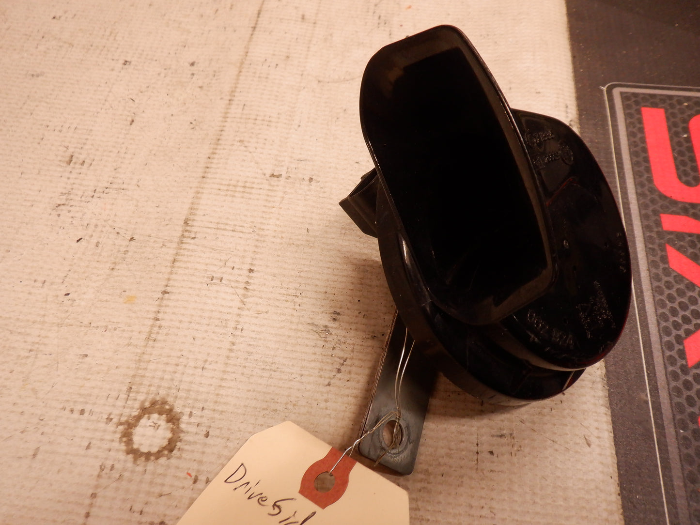 2004-05 Pontiac GTO LH Driver Front Horn OEM - Day's Parts Yard