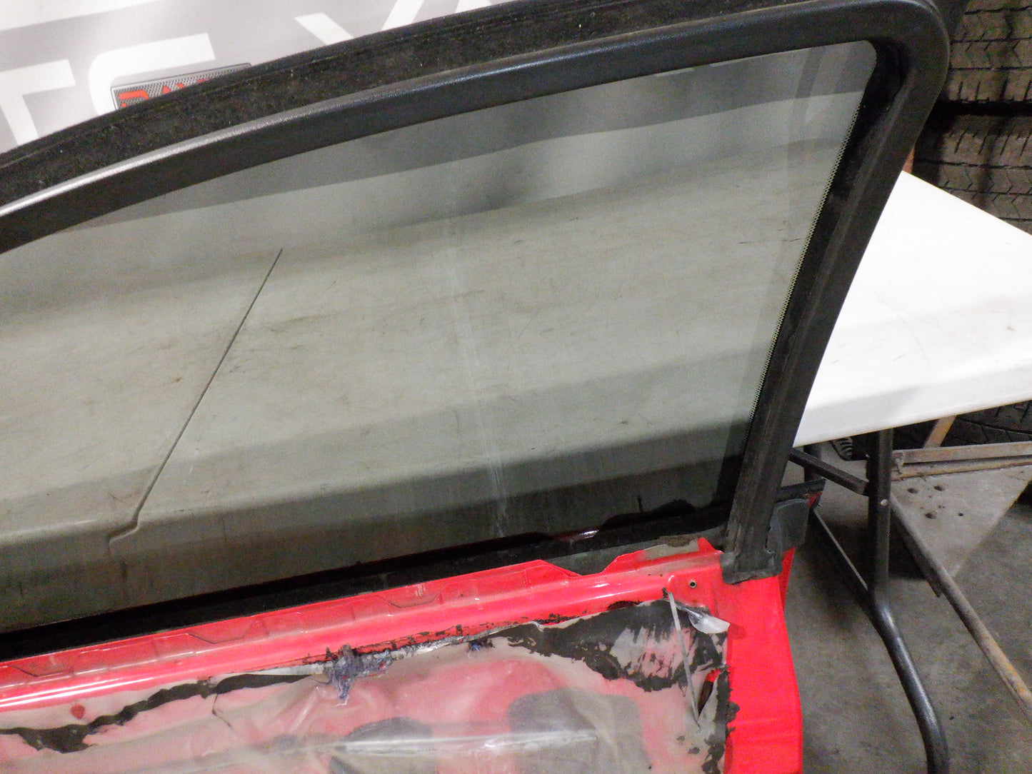 2005 Pontiac GTO RH Passenger Door Assembly OEM - Day's Parts Yard
