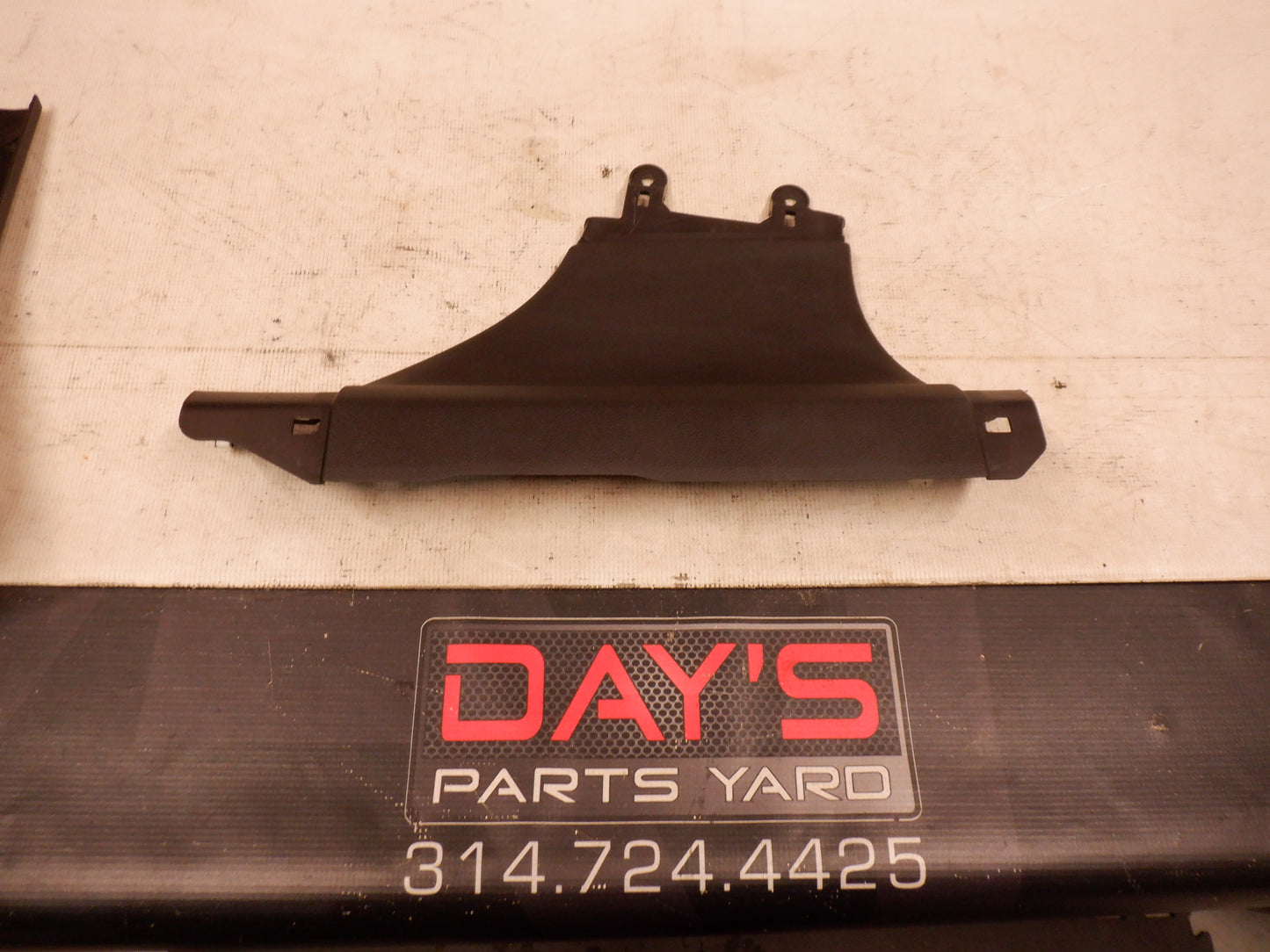 2015 Chevy SS Sedan RH Passenger Carpet Retainer 92259553 92264426 OEM - Day's Parts Yard