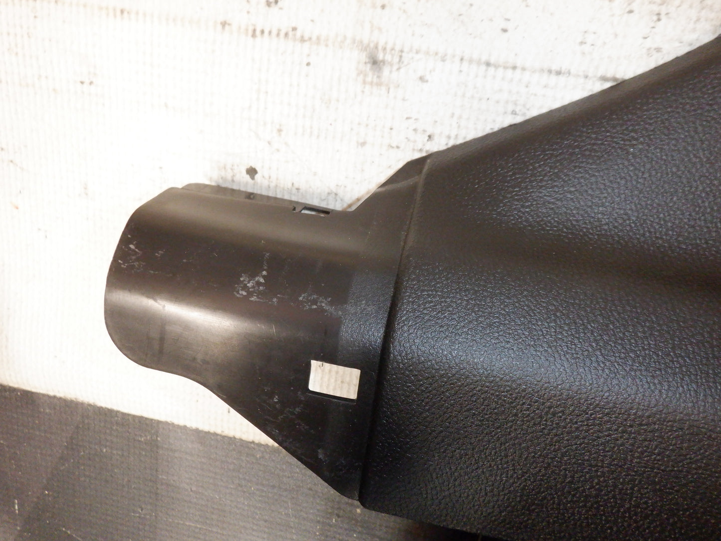 2015 Chevy SS Sedan RH Passenger Carpet Retainer 92259553 92264426 OEM - Day's Parts Yard
