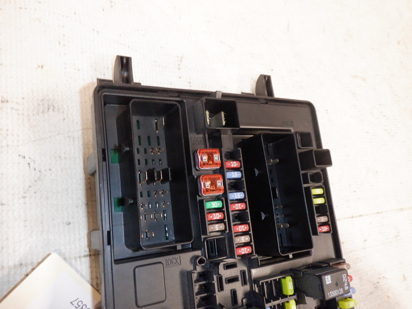 2015 Chevy SS Sedan Rear Fuse Box Relay Panel 92276935 OEM - Day's Parts Yard