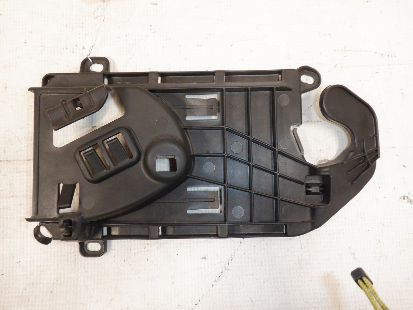2015 Chevy SS Sedan Electronic Suspension Control w/ Bracket 23110462 92280771 OEM - Day's Parts Yard