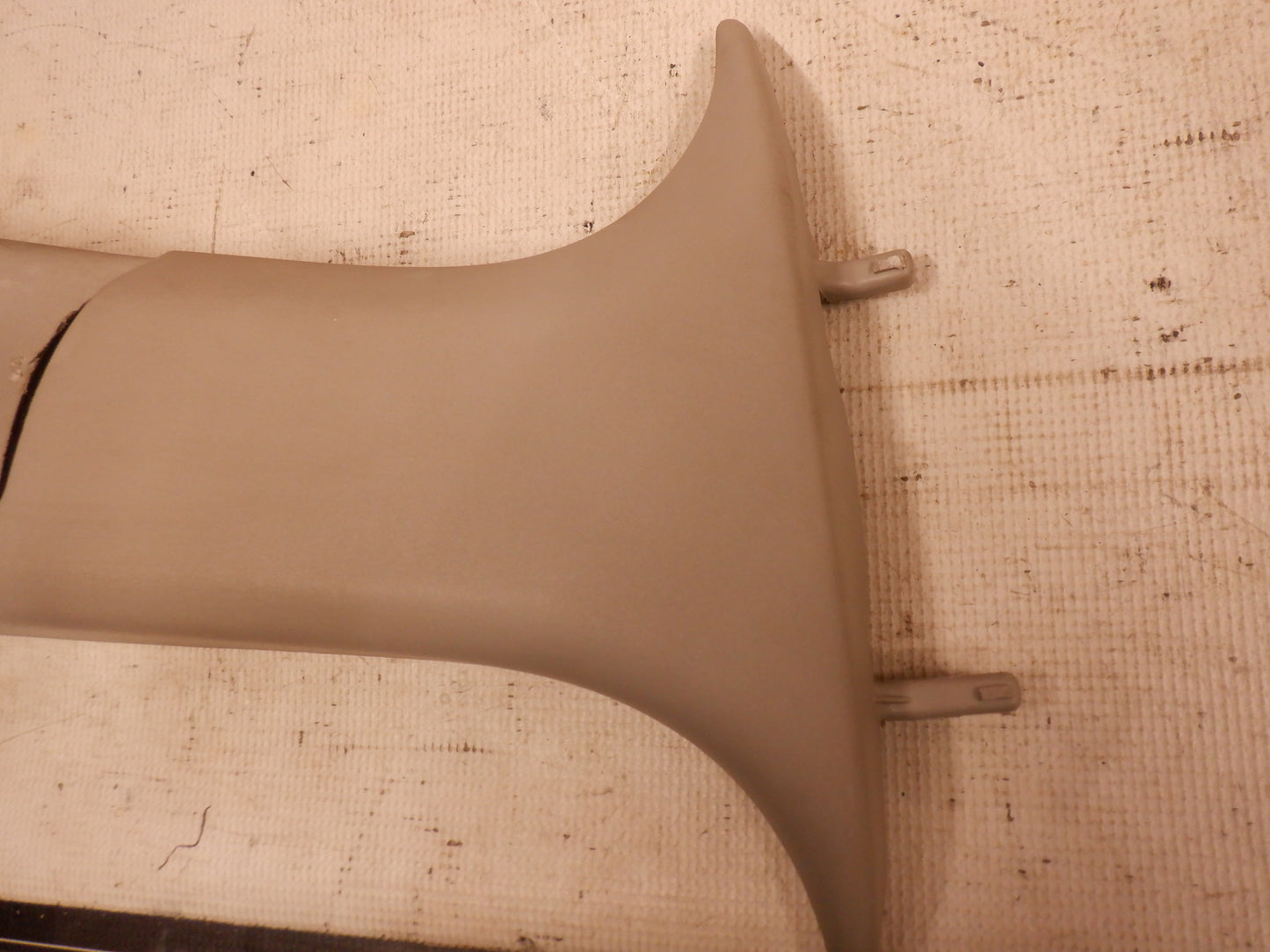 2015 Chevy SS Sedan RH Passenger Upper B Pillar 92295191 OEM - Day's Parts Yard