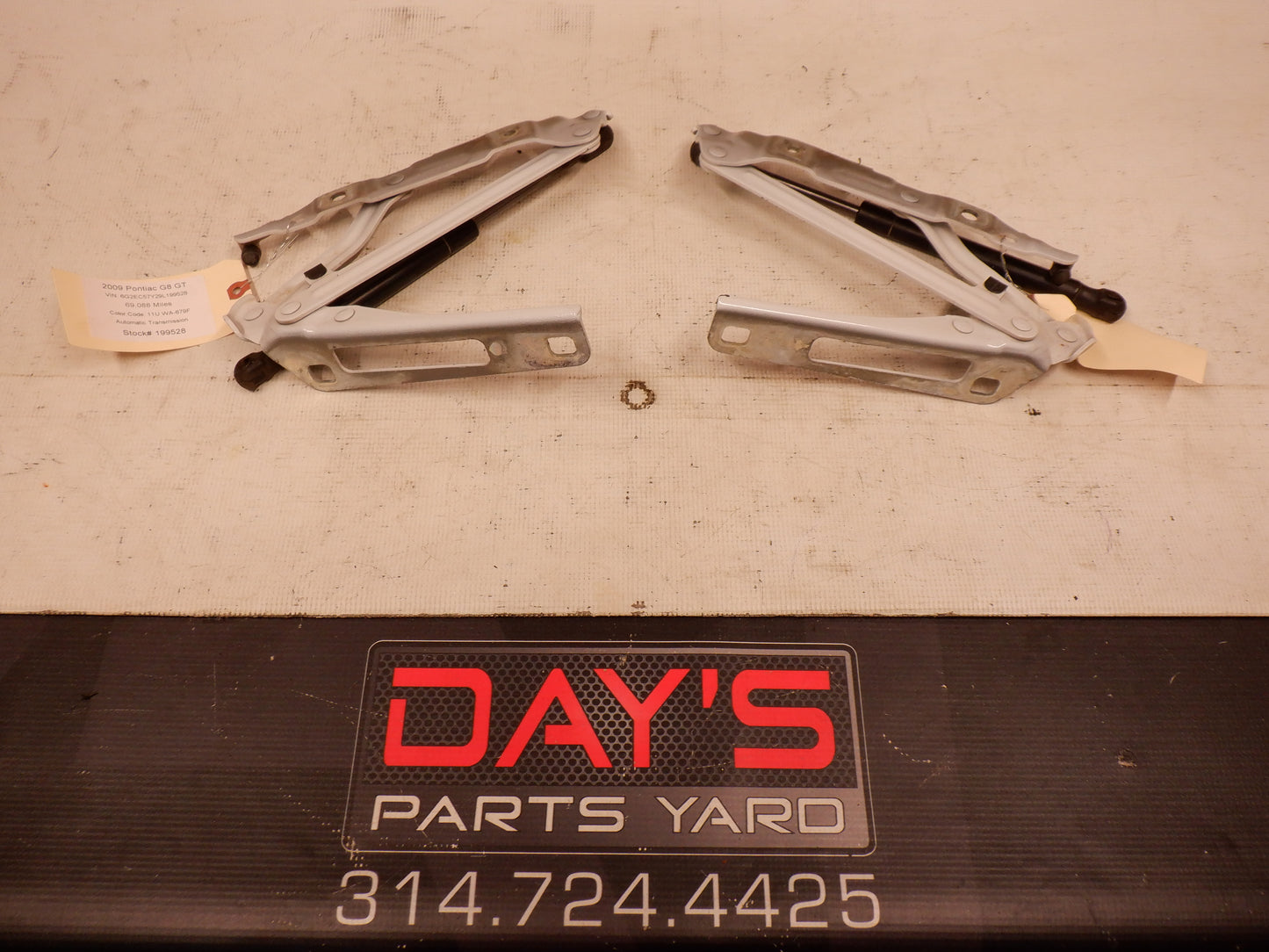 2009 Pontiac G8 GT Trunk Hinges LH & RH 92121943 9212947 OEM - Day's Parts Yard