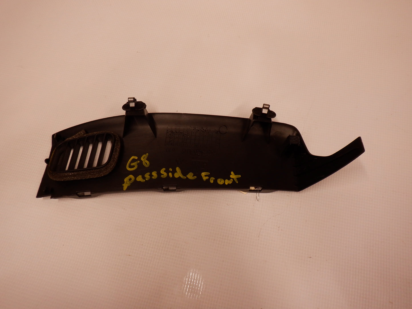 2008-2009 Pontiac G8 Dash End Cap Vent Trim 92221870 OEM - Day's Parts Yard