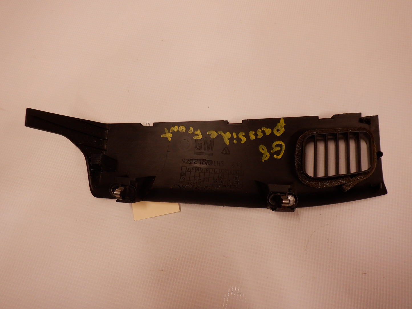 2008-2009 Pontiac G8 Dash End Cap Vent Trim 92221870 OEM - Day's Parts Yard
