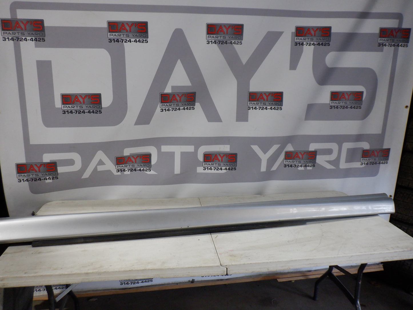 2005 Pontiac GTO RH Passenger Rocker Molding Panel 92059936 92078056 OEM - Day's Parts Yard