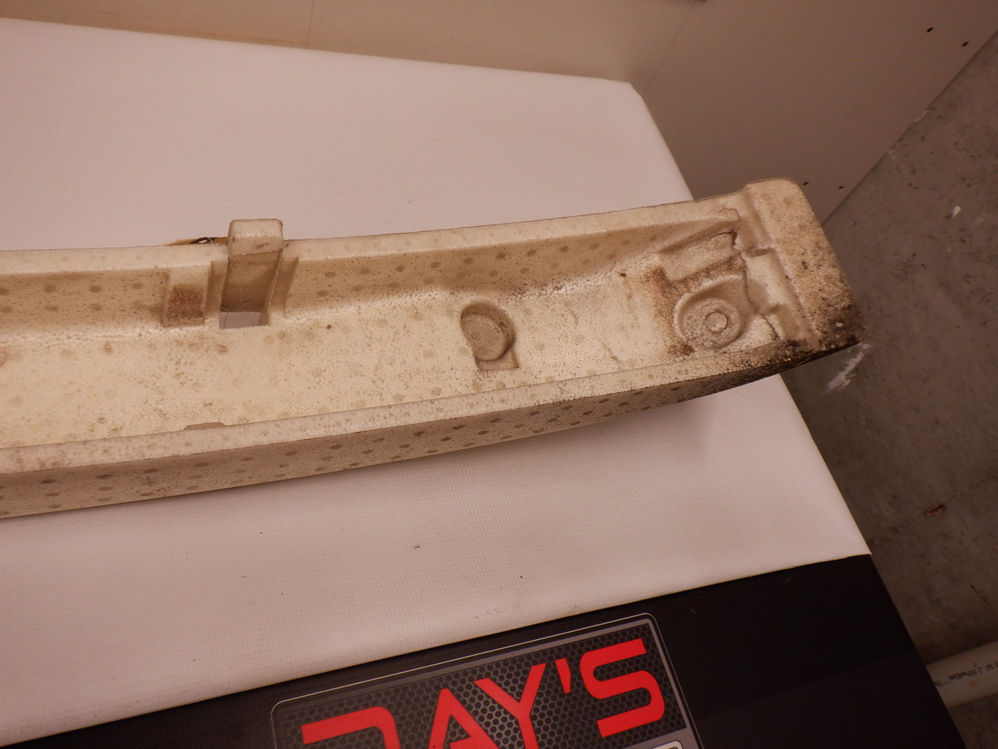 2004 Pontiac GTO Rear Bumper Foam Bar Impact Absorber 92119495 OEM - Day's Parts Yard