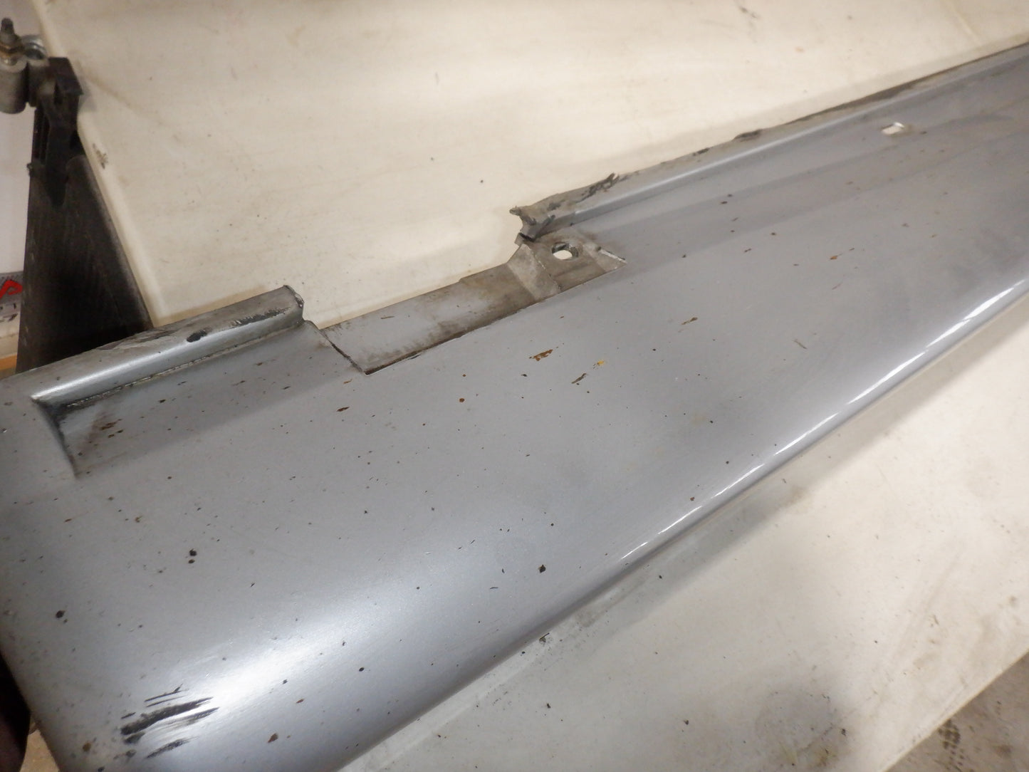 2005 Pontiac GTO RH Passenger Rocker Molding Panel 92059936 92078056 OEM - Day's Parts Yard