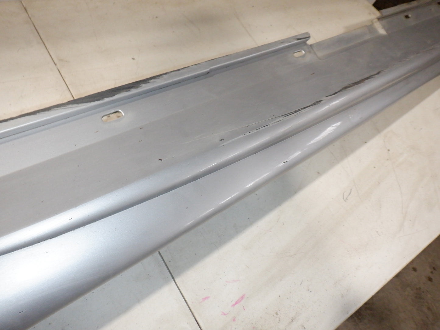2005 Pontiac GTO RH Passenger Rocker Molding Panel 92059936 92078056 OEM - Day's Parts Yard