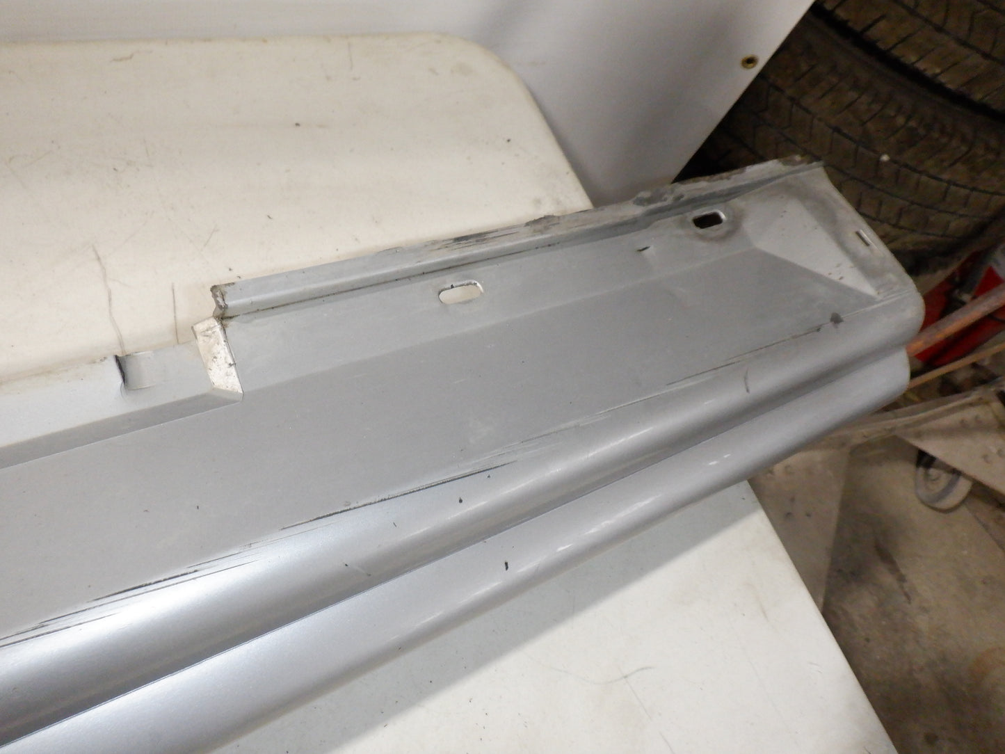 2005 Pontiac GTO RH Passenger Rocker Molding Panel 92059936 92078056 OEM - Day's Parts Yard