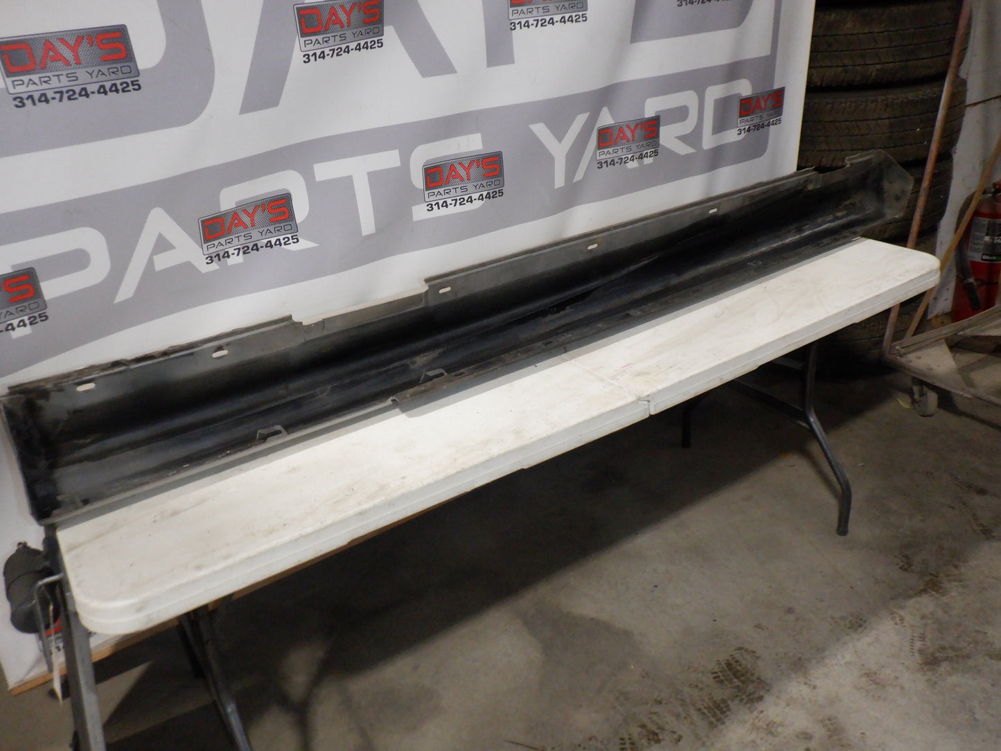 2005 Pontiac GTO RH Passenger Rocker Molding Panel 92059936 92078056 OEM - Day's Parts Yard
