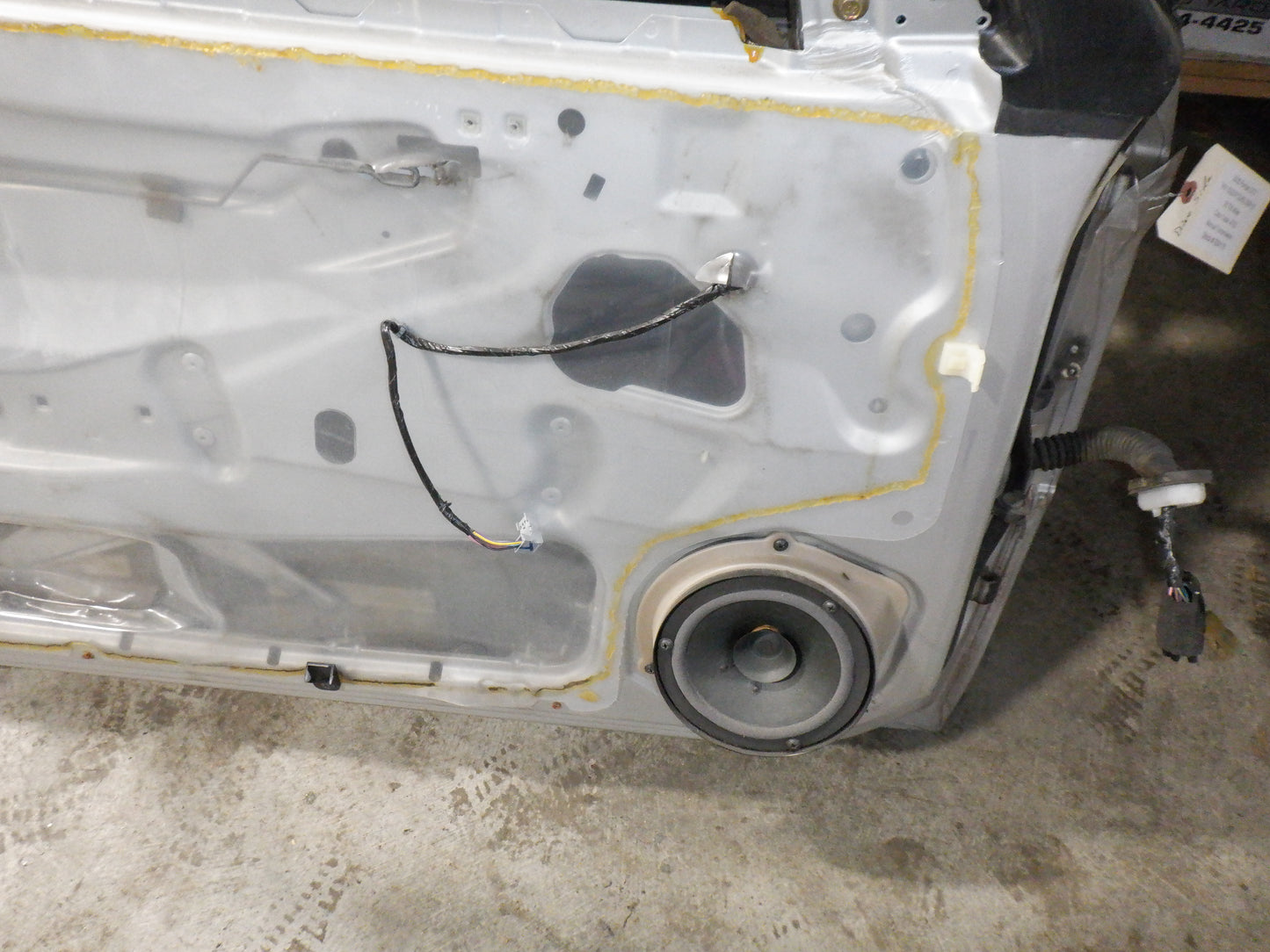 2005 Pontiac GTO LH Driver Front Exterior Door Assembly OEM - Day's Parts Yard