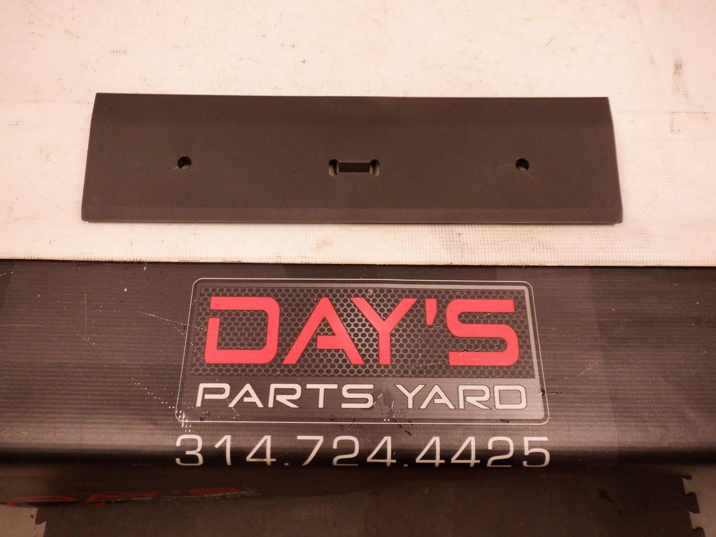 2009 Pontiac G8 GT Center Seat Cover Trim 92161181 OEM - Day's Parts Yard