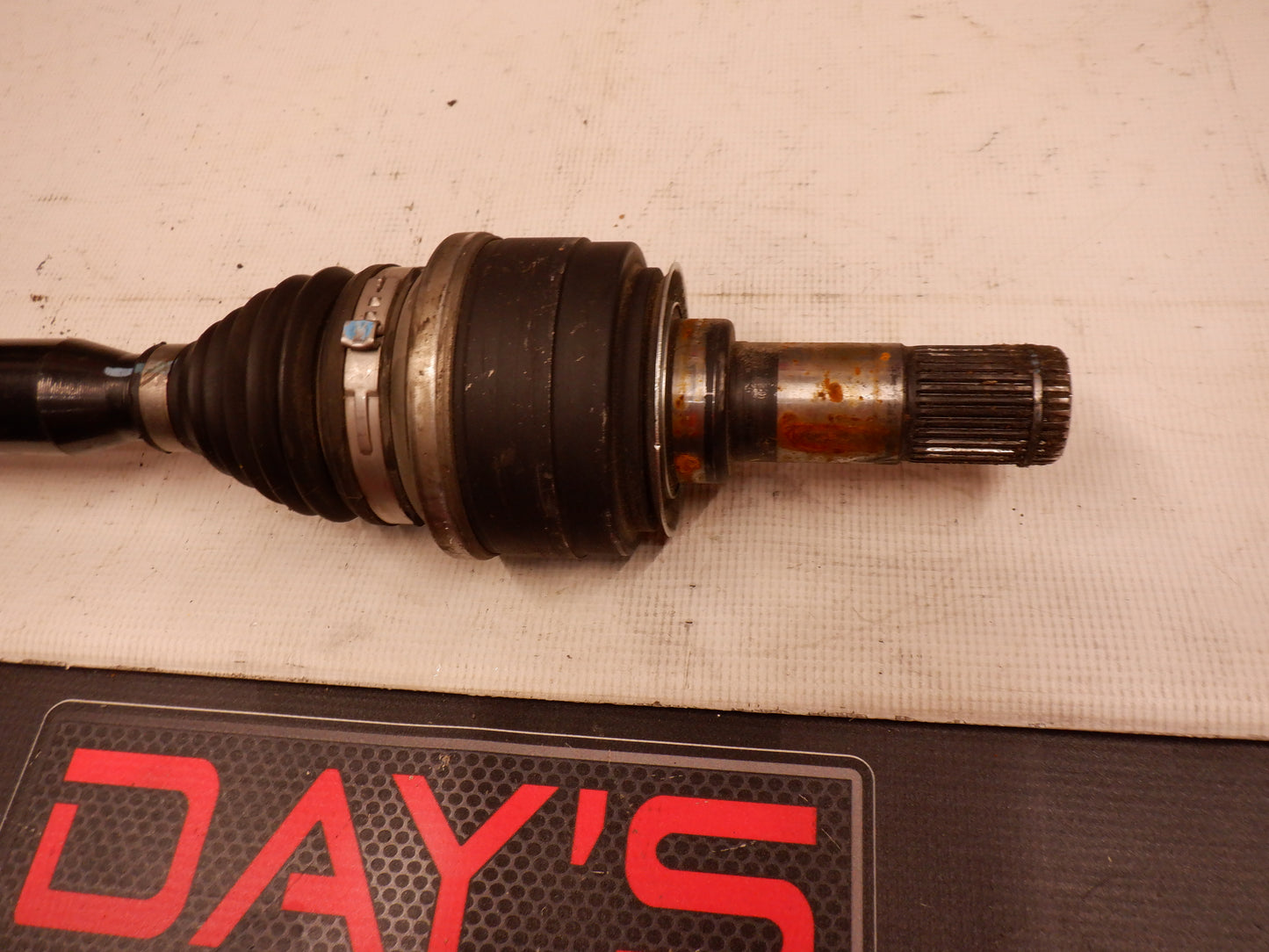 2010 Chevy Camaro Axle Shaft Passenger RH Half Shaft 922813175 OEM - Day's Parts Yard