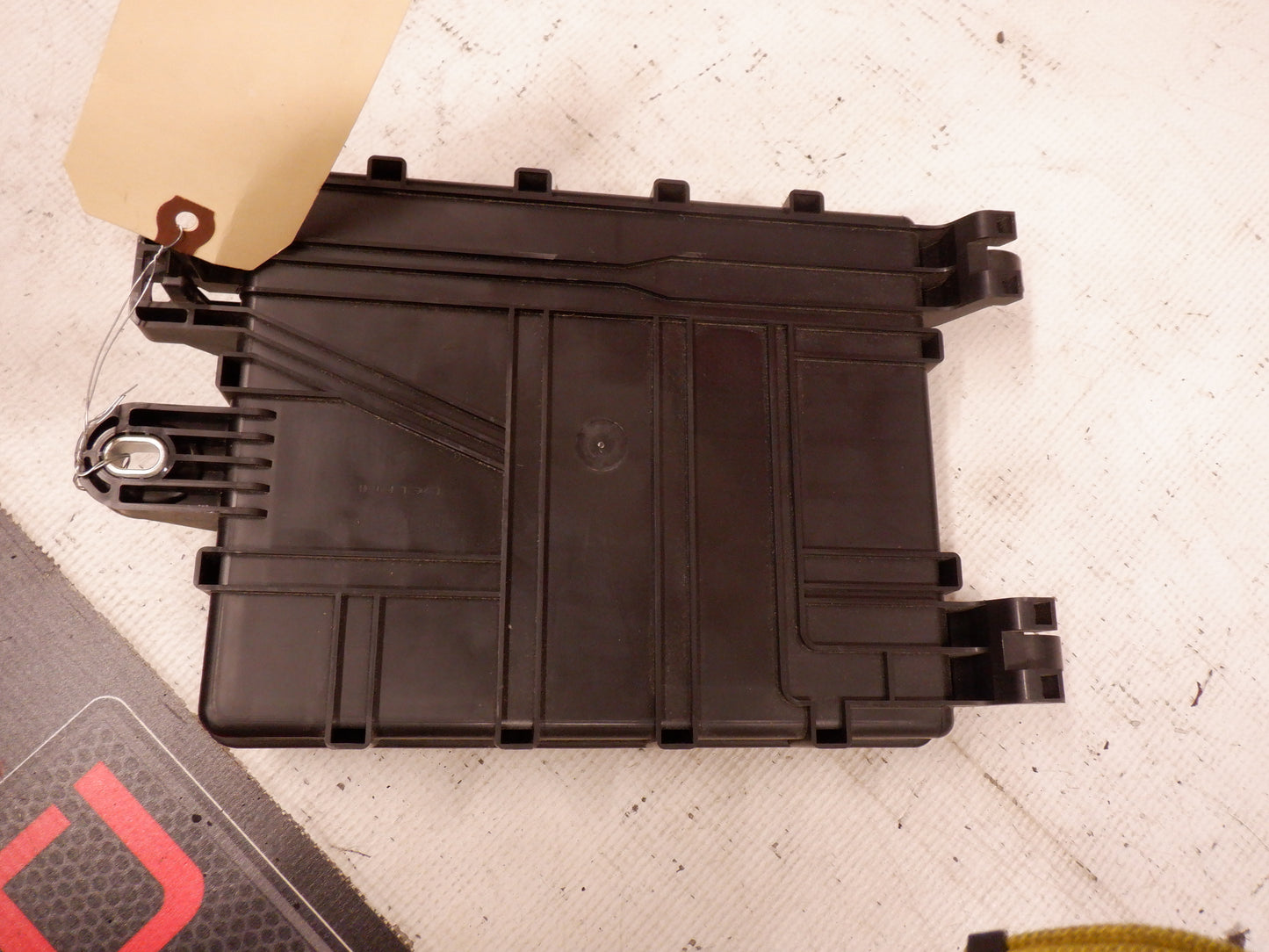 2014 Chevy SS Sedan Rear Fuse Box Relay 92271137 OEM - Day's Parts Yard