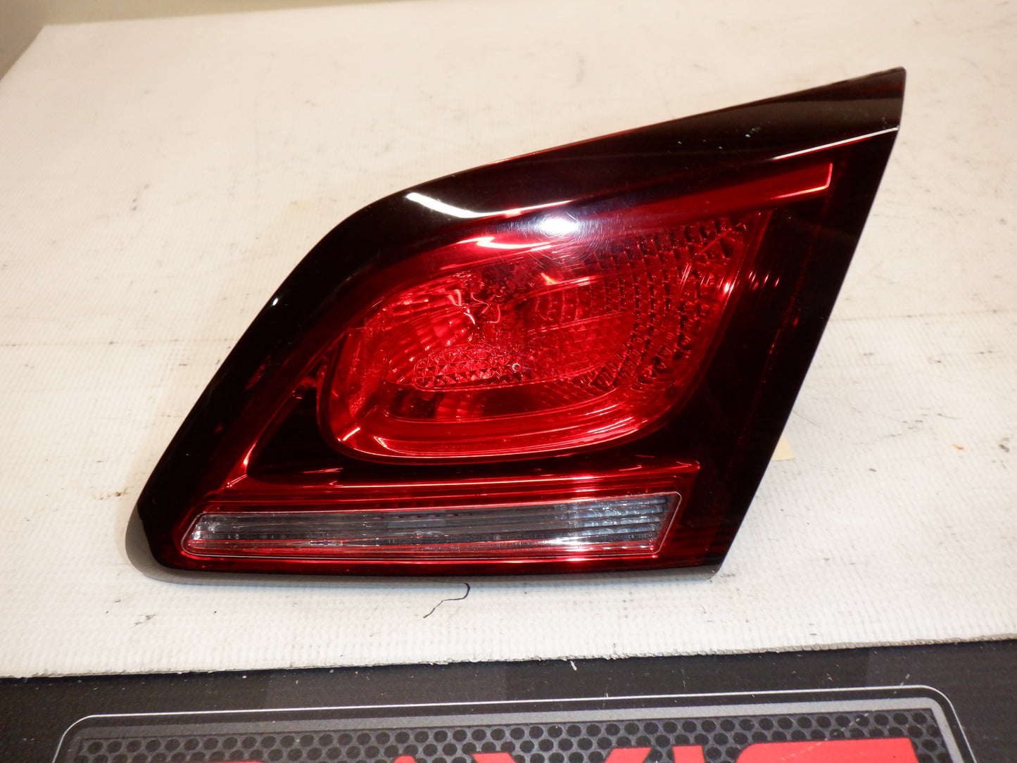 2014 Chevy SS Sedan RH Passenger Inner Tail Light Lamp 92270557 OEM - Day's Parts Yard