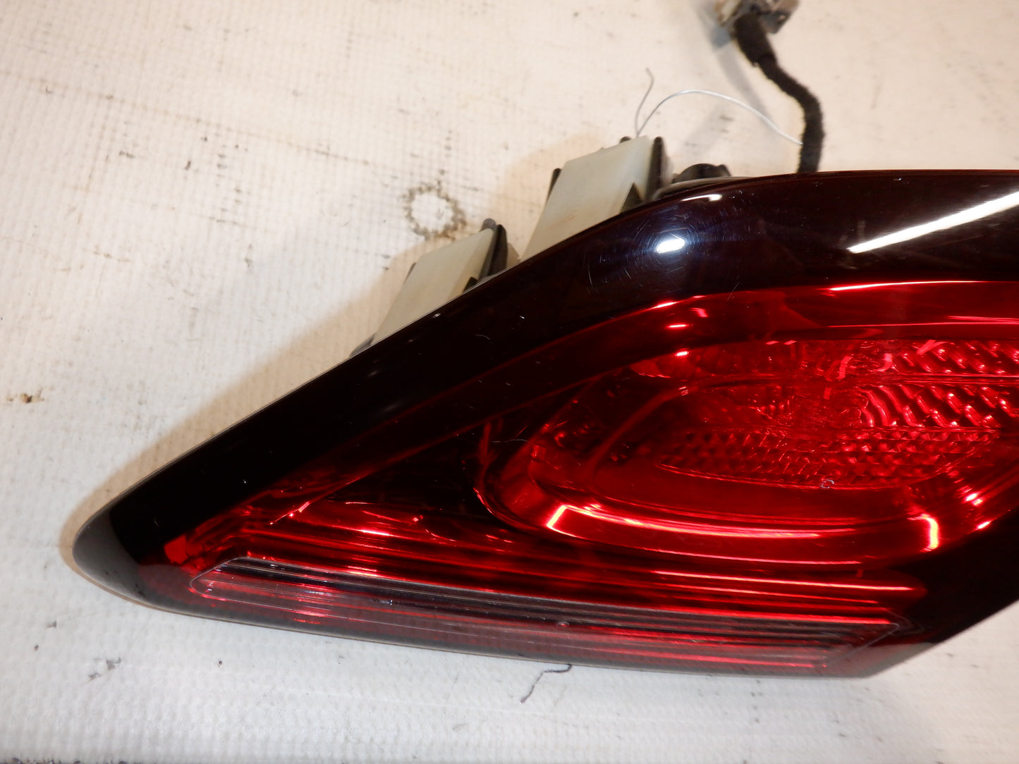 2014 Chevy SS Sedan RH Passenger Inner Tail Light Lamp 92270557 OEM - Day's Parts Yard