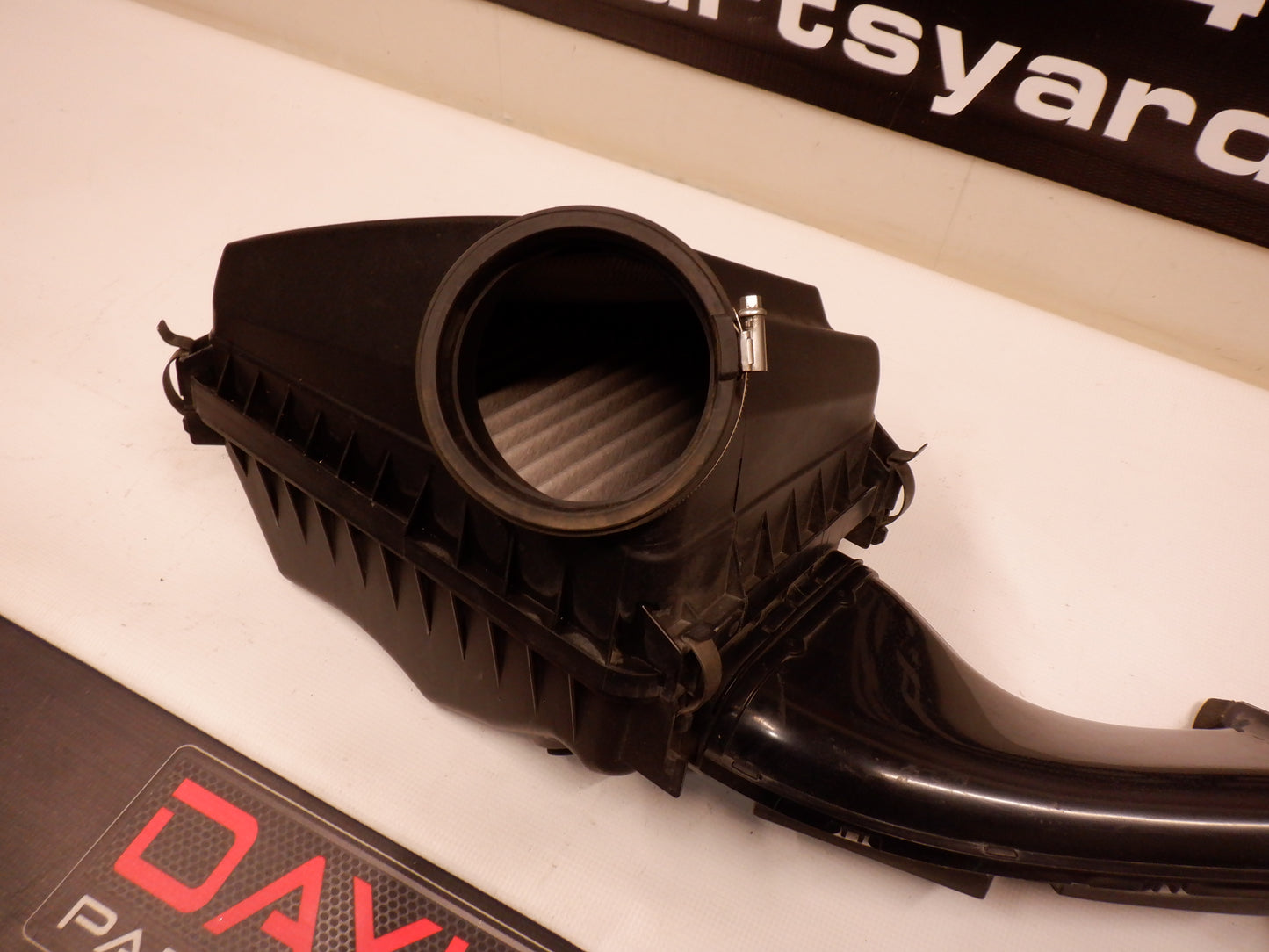 2008-2009 Pontiac G8 Intake Box, Filter, Lower Housing Body 92066876, 92066872, 92066872 OEM - Day's Parts Yard