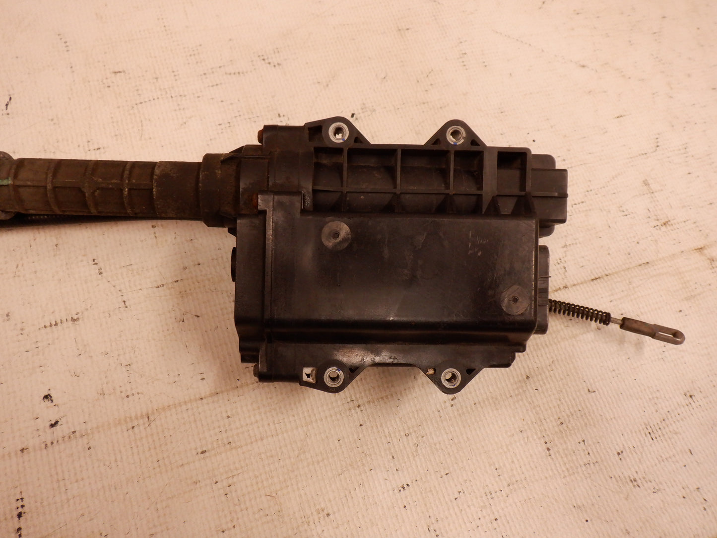 2014 Chevy SS Sedan Parking Brake Actuator 92258052 OEM - Day's Parts Yard