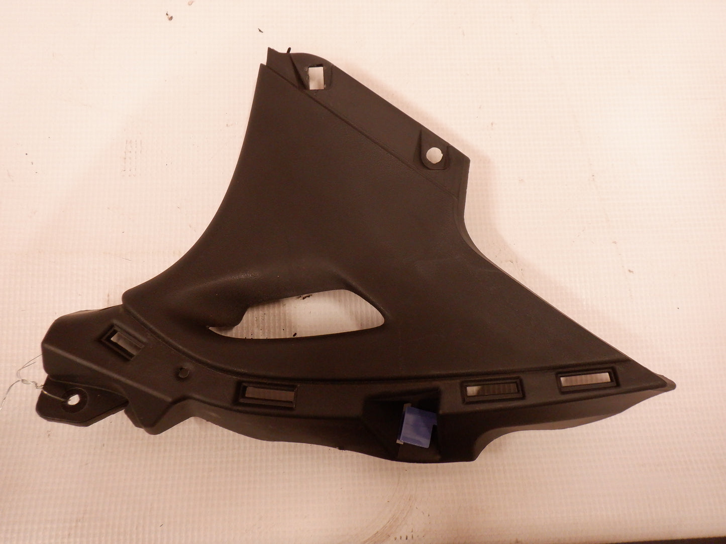 2009 Pontiac G8 Upper Quarter Trim LH OEM - Day's Parts Yard