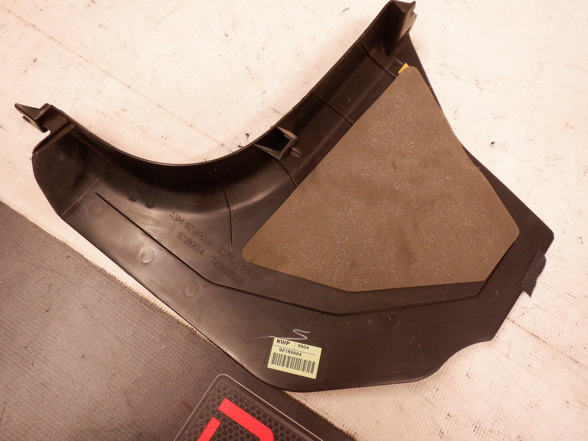 2009 Pontiac G8 GT Interior Kick Panel RH Passenger 92189604 OEM - Day's Parts Yard