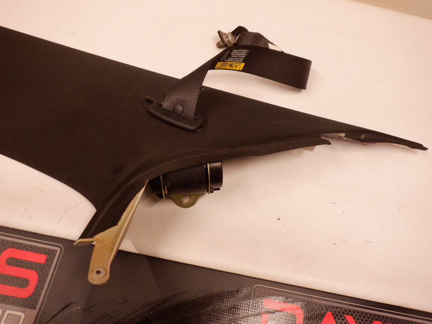 2004-2006 Pontiac GTO RH Rear Pillar Trim Seat Belt /Seat Belt Cover 92089330 OEM - Day's Parts Yard