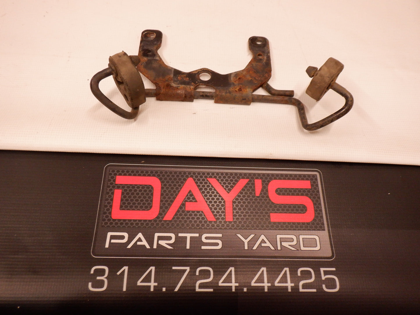 2015 Cadillac CTS-V RH Muffler Mount OEM - Day's Parts Yard