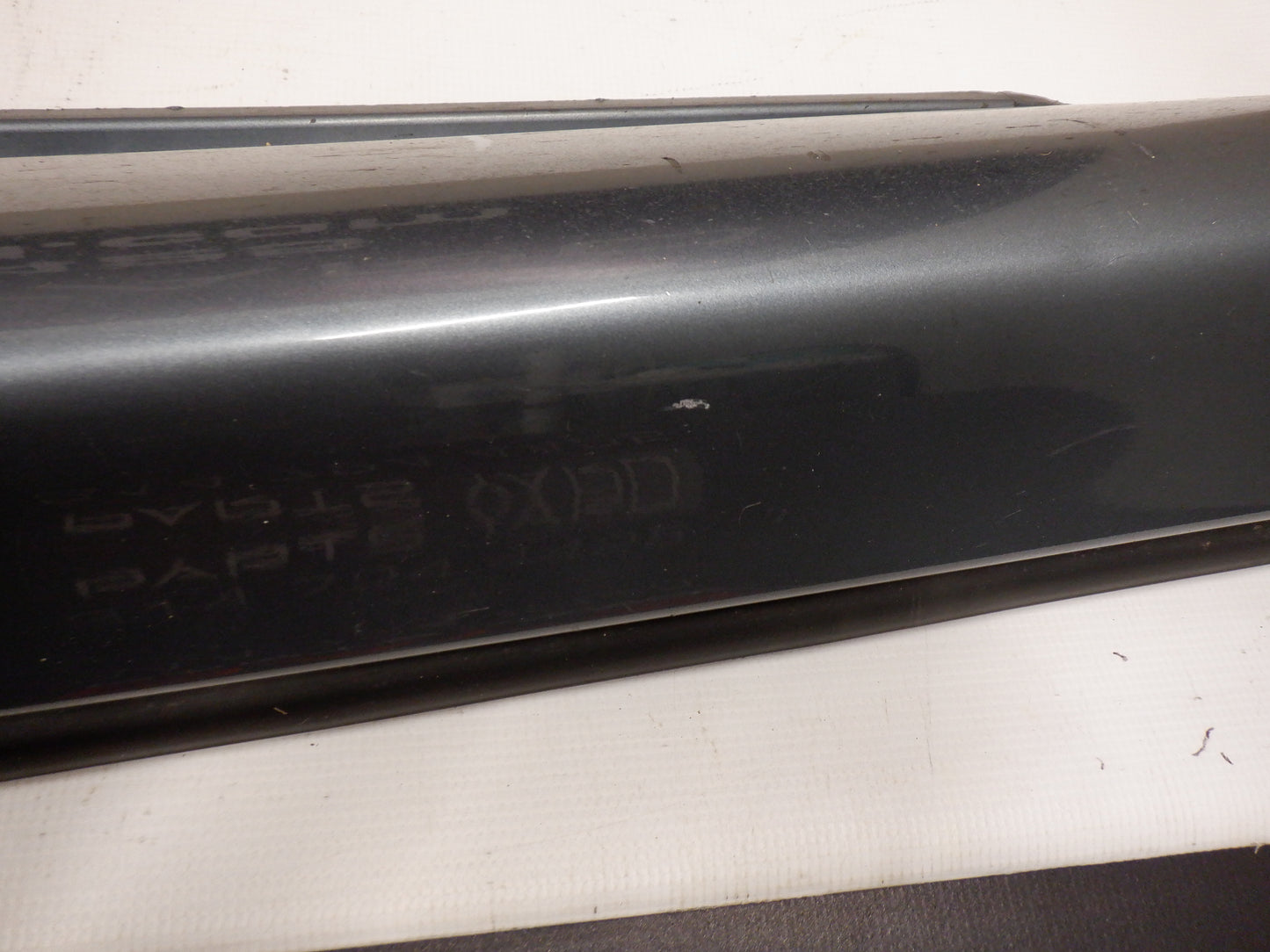 2005 Pontiac GTO Rocker Molding Panel Trim 92059937 92078057 OEM - Day's Parts Yard