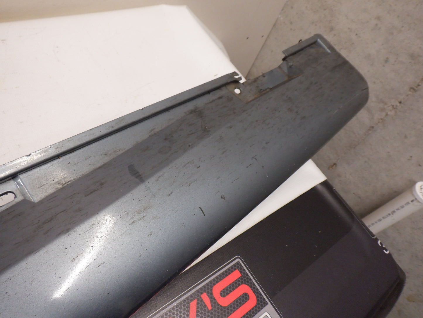 2005 Pontiac GTO Rocker Molding Panel Trim 92059937 92078057 OEM - Day's Parts Yard