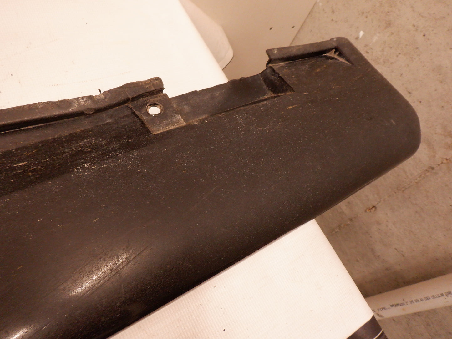 2006 Pontiac GTO LH Driver Rocker Molding Panel Trim Black 92059937 92078057 OEM - Day's Parts Yard