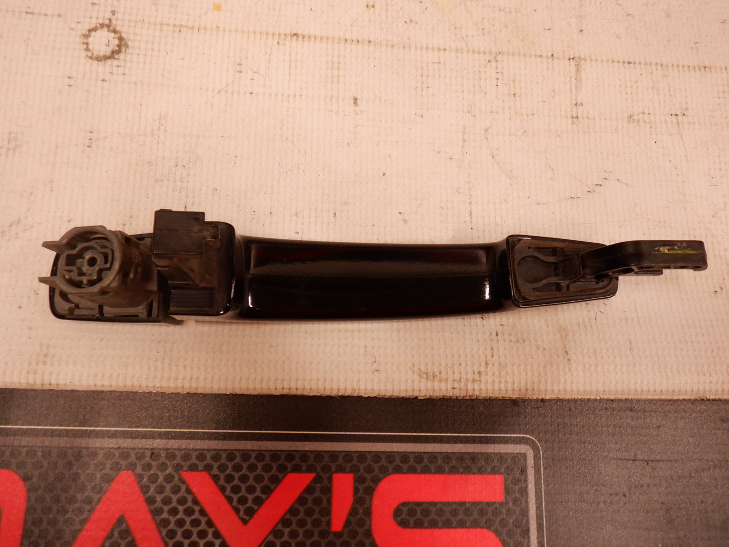 2011 Chevy Camaro SS Convertible LH Drivers Front Door Handle OEM - Day's Parts Yard