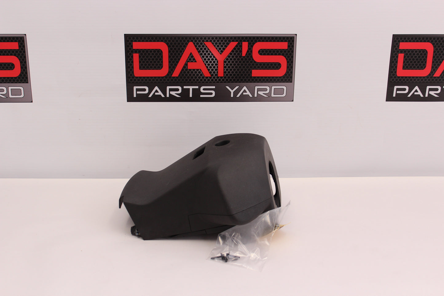 2016 Chevy SS Sedan Steering Column Cover 92277582 92290200 OEM - Day's Parts Yard