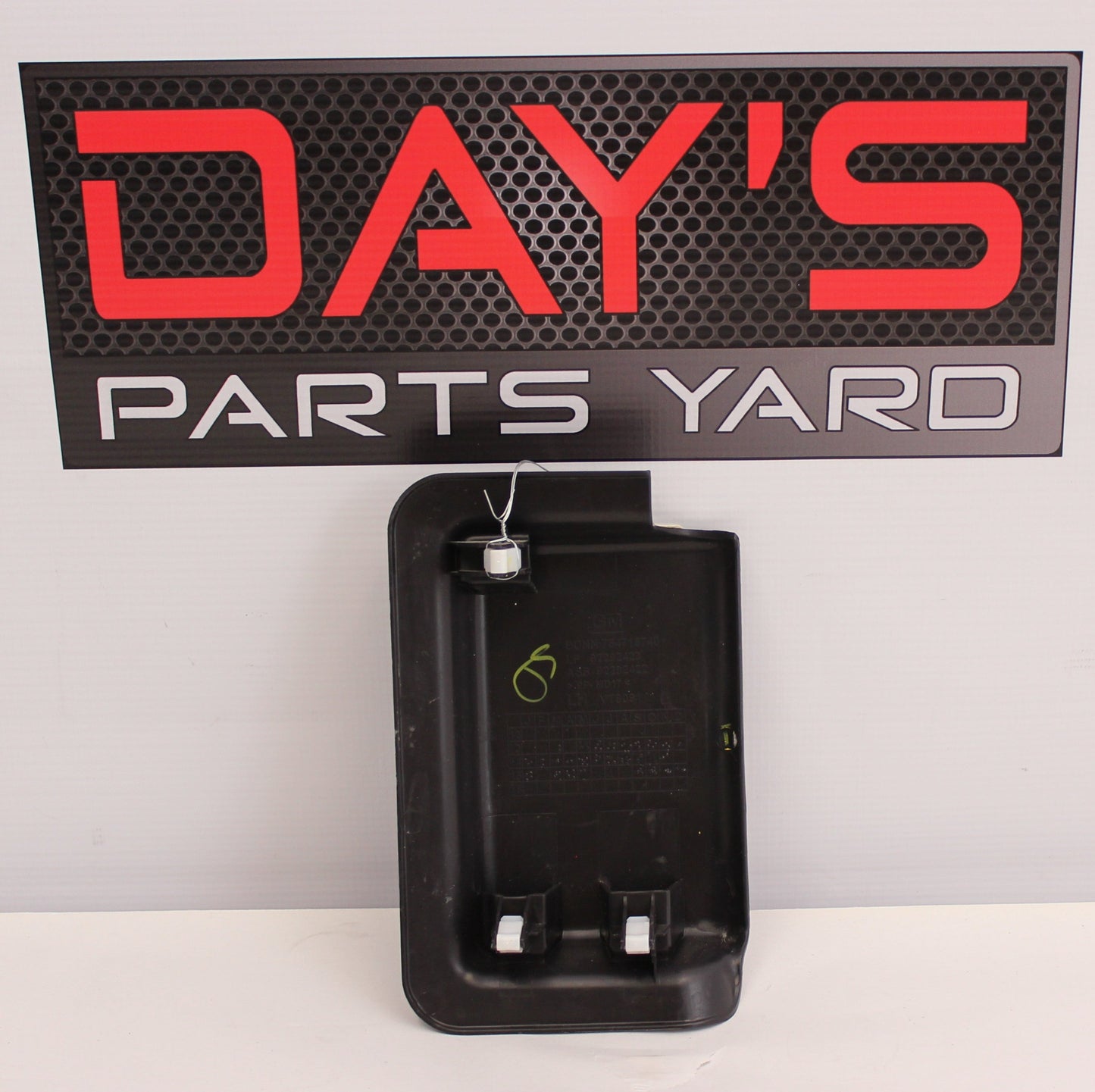 2016 Chevy SS Sedan LH Driver Seat Plug Cover 92292423 OEM - Day's Parts Yard