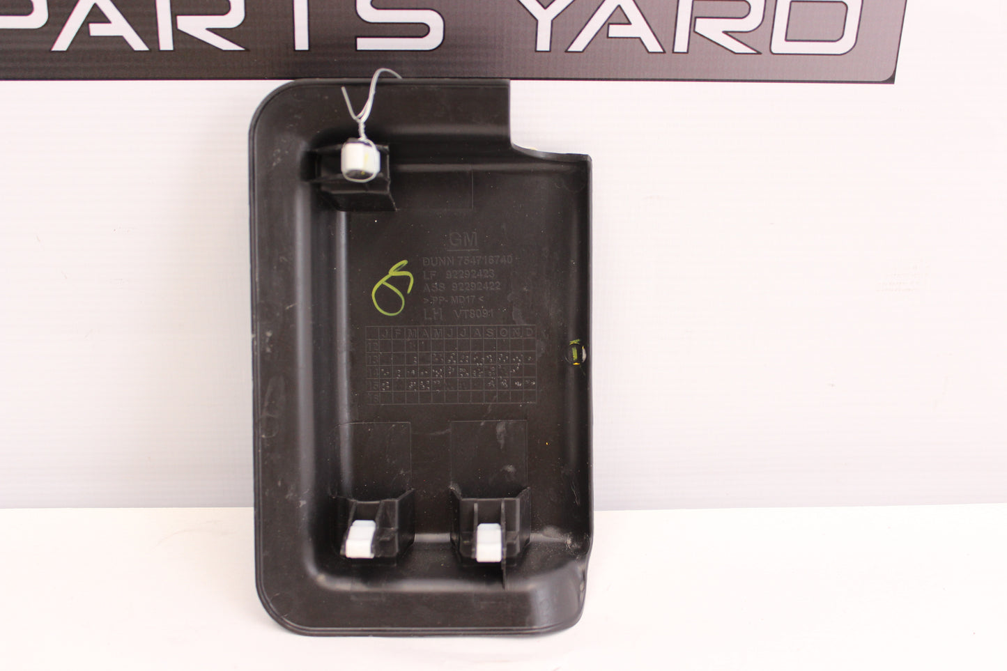 2016 Chevy SS Sedan LH Driver Seat Plug Cover 92292423 OEM - Day's Parts Yard